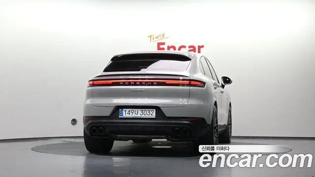 Porsche Cayenne 2024 thumb 3