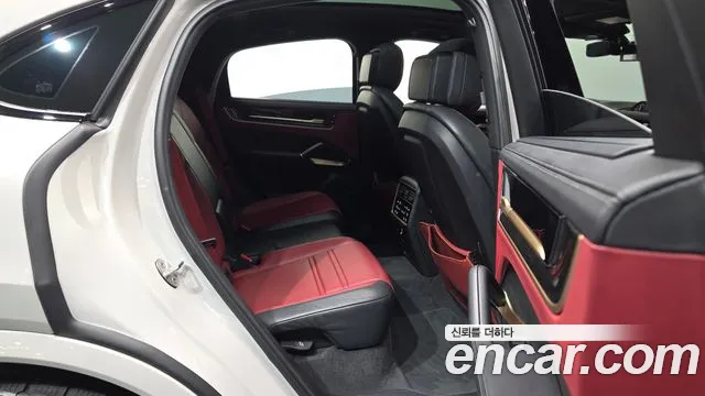 Porsche Cayenne 2024 thumb 11