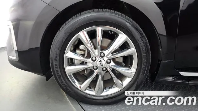 Kia Carnival 2019 thumb 5