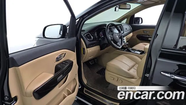Kia Carnival 2019 thumb 10