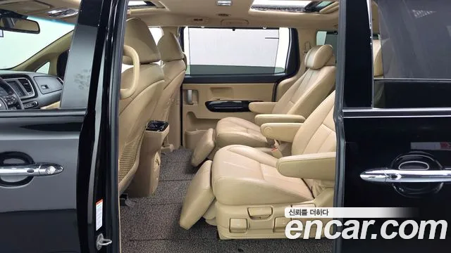 Kia Carnival 2019 thumb 11