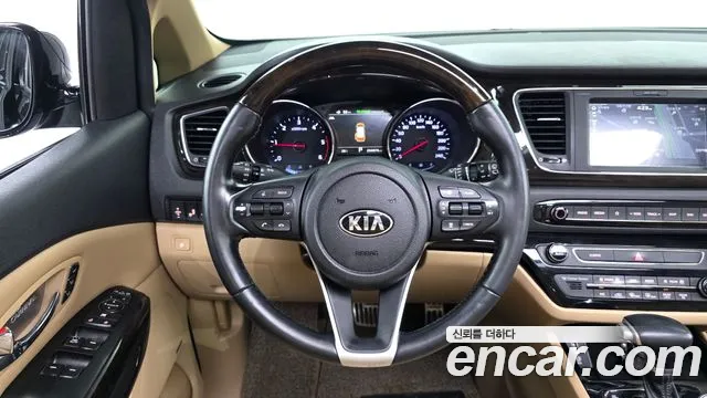 Kia Carnival 2019 thumb 12
