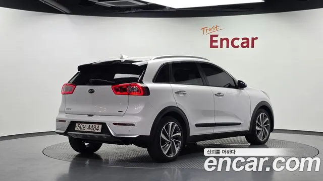 Kia Niro 2017 thumb 2
