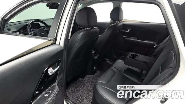 Kia Niro 2017 thumb 11