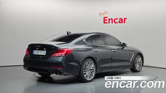 Genesis G70 2019 thumb 2