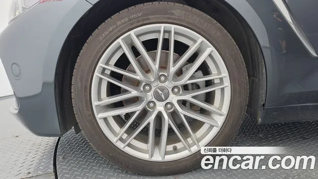 Genesis G70 2019 thumb 5