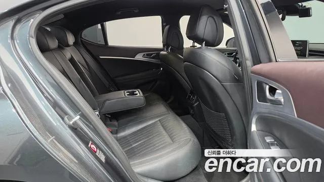 Genesis G70 2019 thumb 11