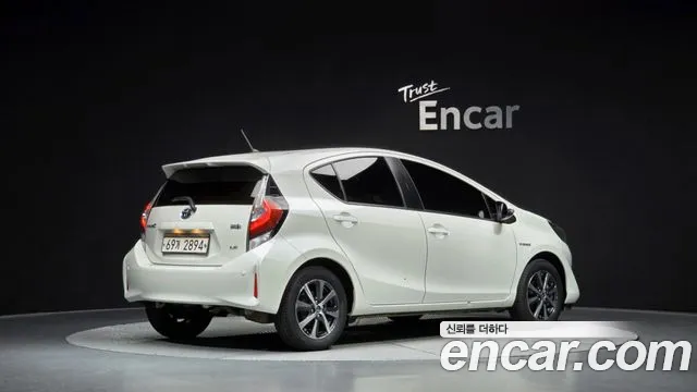 Toyota Prius 2019 thumb 2