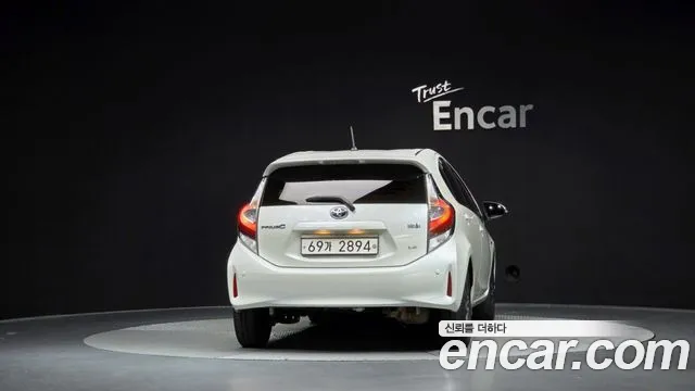Toyota Prius 2019 thumb 4