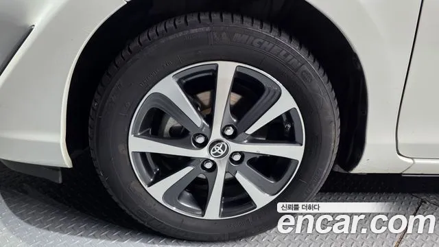 Toyota Prius 2019 thumb 5