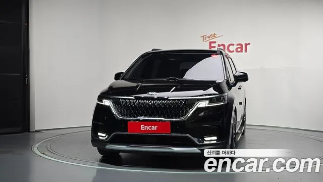 Kia Carnival 2021 thumb 3