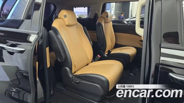 Kia Carnival 2021 thumb 11