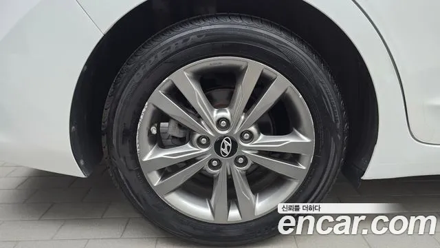 Hyundai Avante 2016 thumb 5