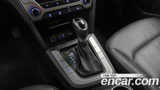 Hyundai Avante 2016 thumb 9