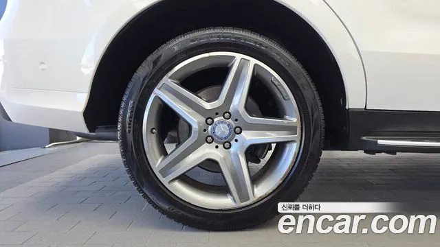 Mercedes-Benz GLE 2016 thumb 5