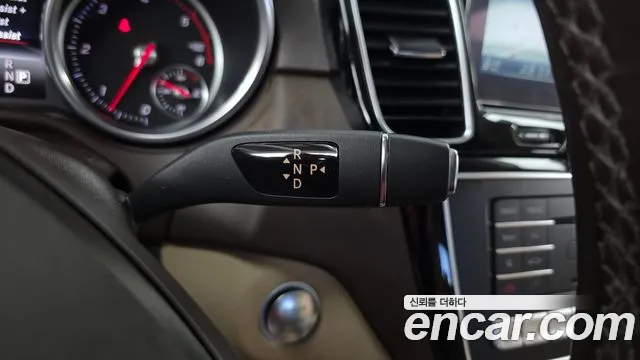 Mercedes-Benz GLE 2016 thumb 9