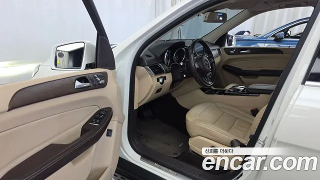 Mercedes-Benz GLE 2016 thumb 10