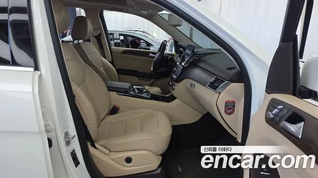 Mercedes-Benz GLE 2016 thumb 11