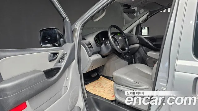 Hyundai Starex 2013 thumb 10