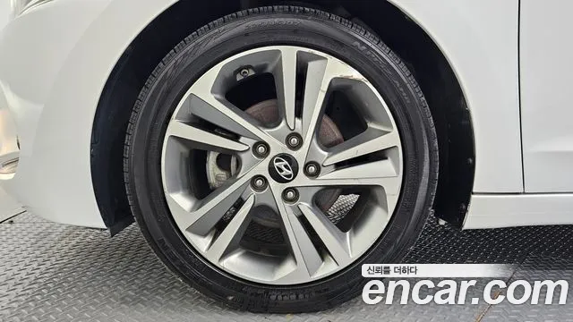 Hyundai Avante 2018 thumb 5
