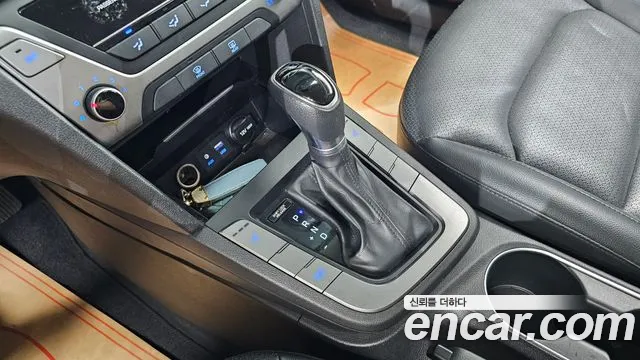 Hyundai Avante 2018 thumb 9