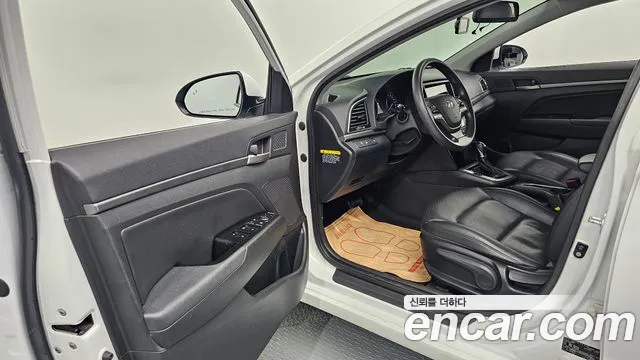 Hyundai Avante 2018 thumb 10