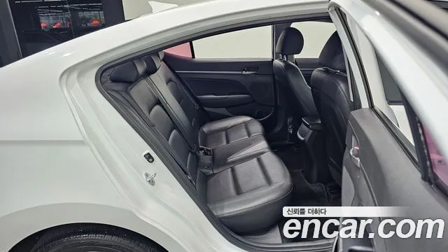 Hyundai Avante 2018 thumb 12