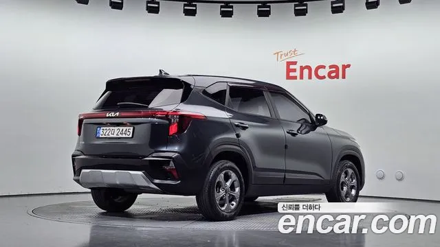 Kia Seltos 2024 thumb 2
