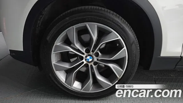 BMW X4 2015 thumb 4