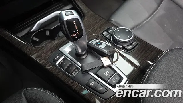 BMW X4 2015 thumb 8