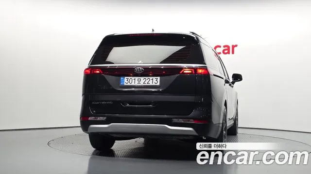 Kia Carnival 2021 thumb 4