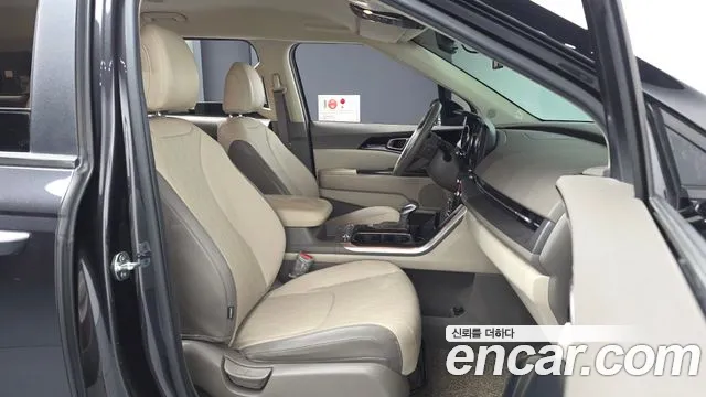 Kia Carnival 2021 thumb 11