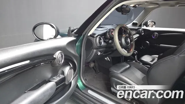 MINI Hatch 2018 thumb 10