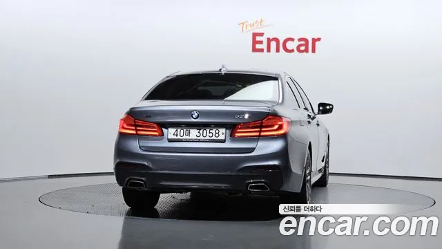 BMW 5-Series 2018 thumb 3
