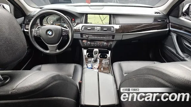 BMW 5-Series 2016 thumb 6