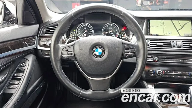BMW 5-Series 2016 thumb 12