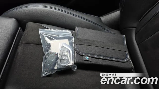 BMW 3-Series 2022 thumb 9