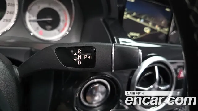 Mercedes-Benz GLK-Class 2014 thumb 8
