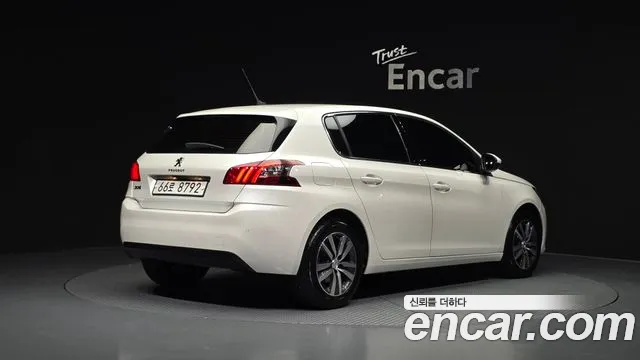 Peugeot 308 2019 thumb 2