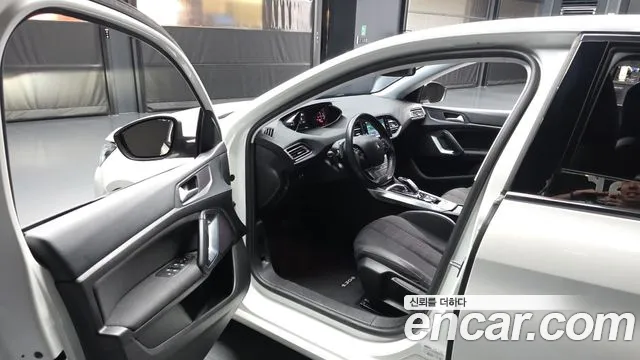 Peugeot 308 2019 thumb 10