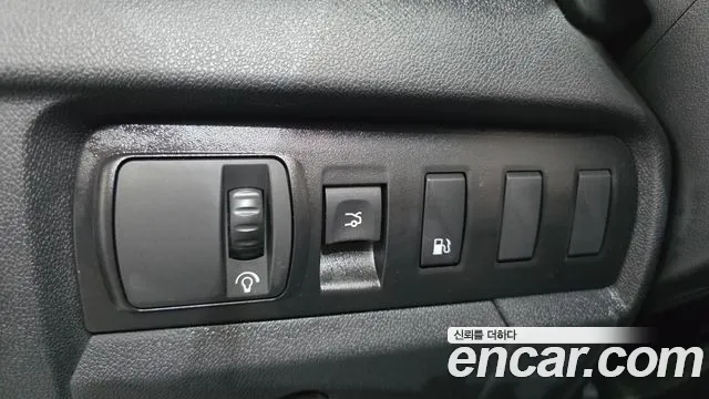 Renault-KoreaSamsung Fluence 2013 thumb 12