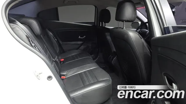 Renault-KoreaSamsung Fluence 2017 thumb 11