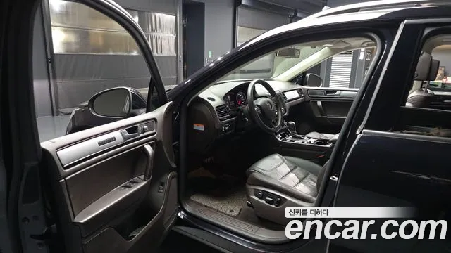 Volkswagen Touareg 2016 thumb 10