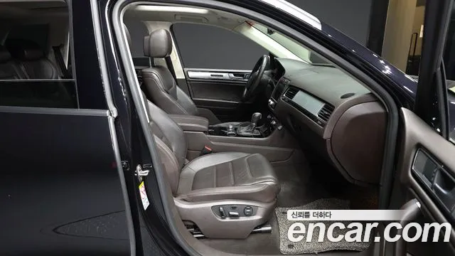 Volkswagen Touareg 2016 thumb 11
