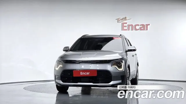 Kia Niro 2023 thumb 2