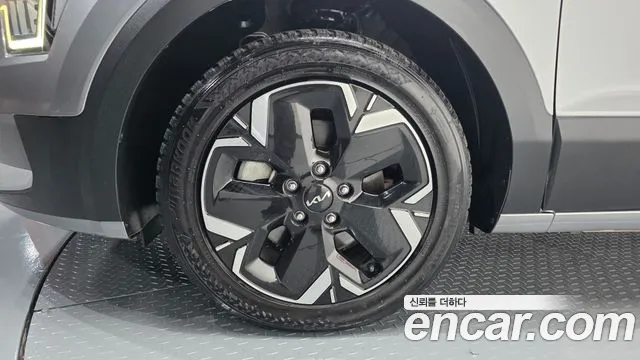 Kia Niro 2023 thumb 4
