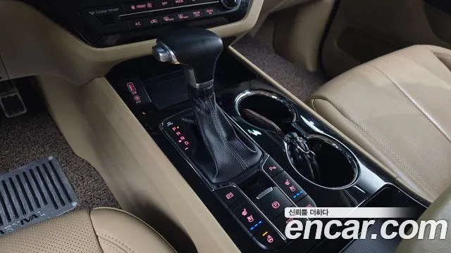 Kia Carnival 2018 thumb 8