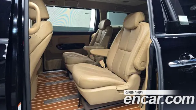 Kia Carnival 2018 thumb 11