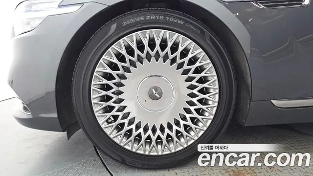 Genesis G90 2019 thumb 5