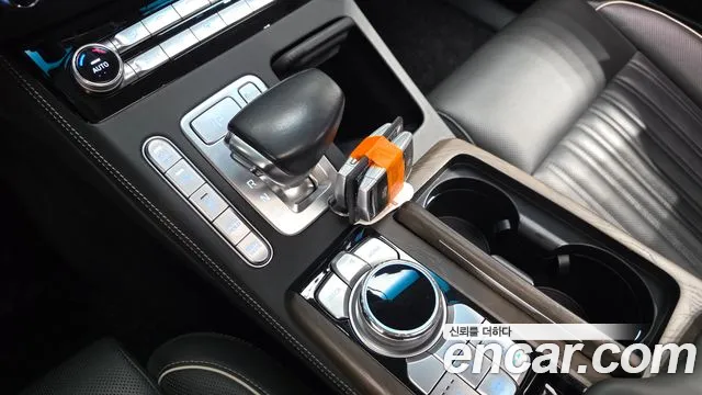 Genesis G90 2019 thumb 9